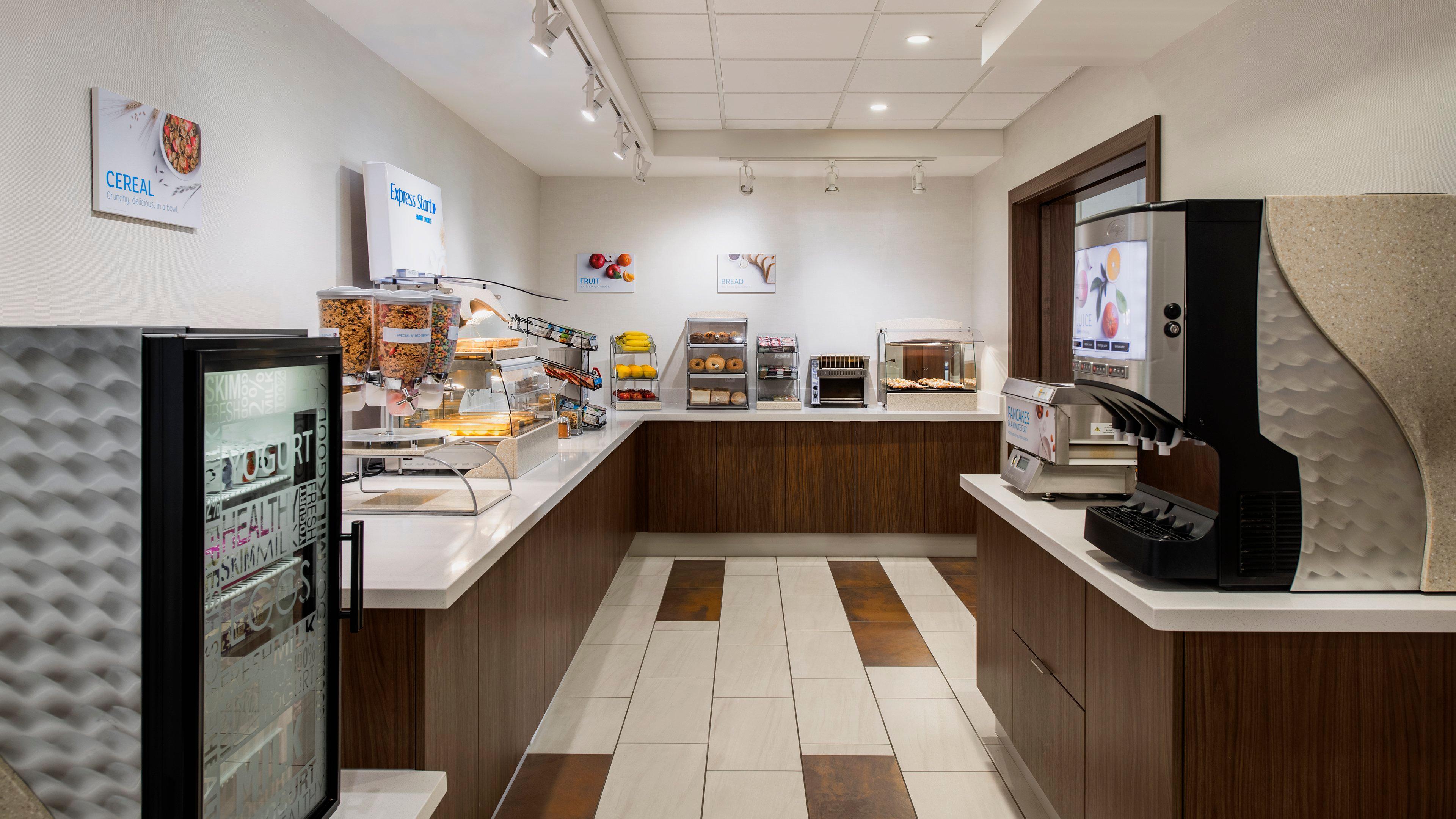 Holiday Inn Express Airdrie By Ihg Buitenkant foto